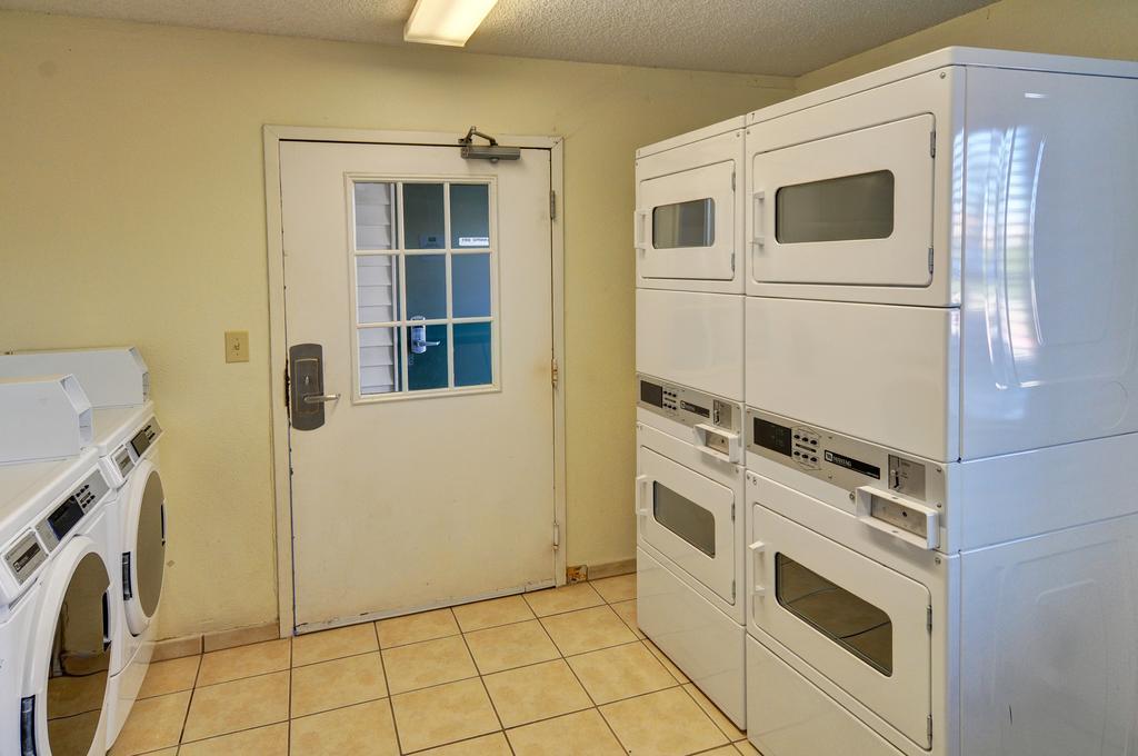 Intown Suites Extended Stay Houston Tx - Hobby Airport Екстер'єр фото